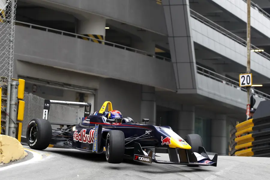 Max seventh and Gustavo tenth after Mayhem in Macau